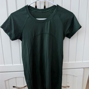 lululemon athletica Forest Green Short Sleeve Crew Tee